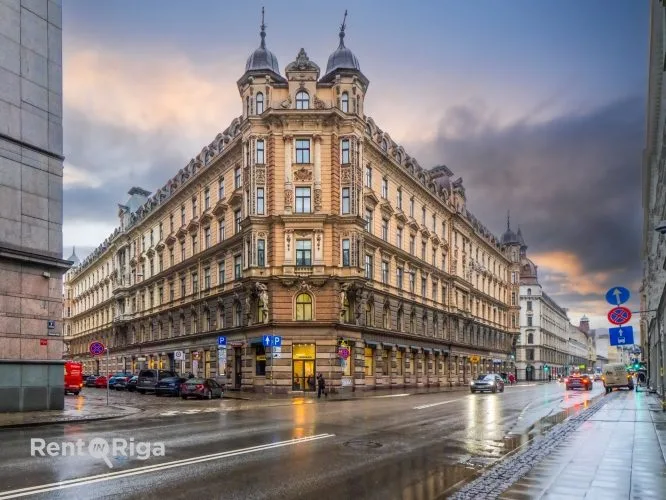 Pārdod dzīvokli, Alfrēda Kalniņa iela 2, Rīga, Labais krasts, Centrs / 360 000 € 1