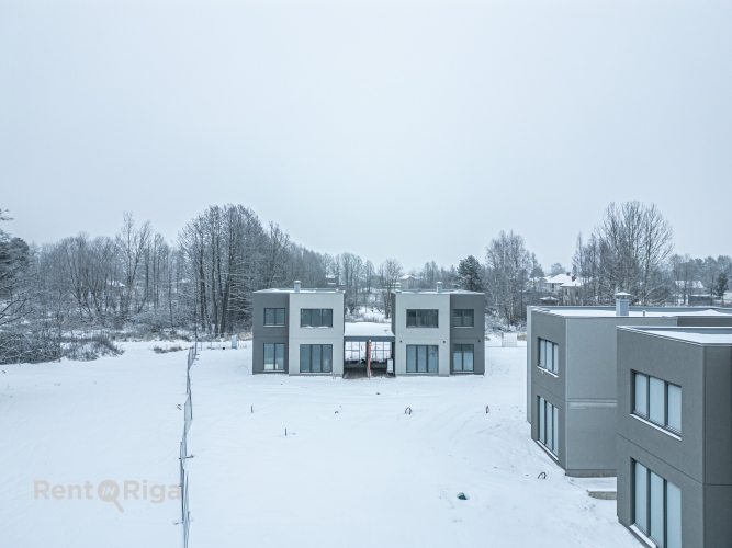 Lupīnu iela 2 3