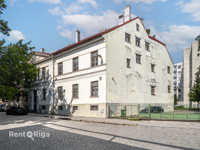 Kalēju iela 78 1