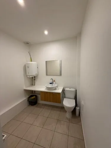 Izīrē tirdzniecības telpas, Tērbatas iela 22/24, Rīga, Centrs / 1300 € 5