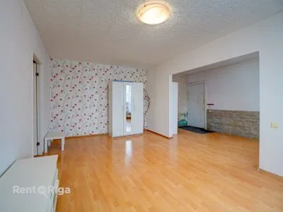 Izīrē dzīvokli, Augusta Deglava iela 108k2, Rīga, Labais krasts, Pļavnieki / 350 € 8