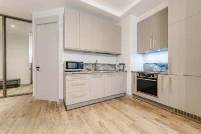 Izīrē dzīvokli, Valdemāra iela 41a, Rīga, Labais krasts, Centrs / 800 € 3