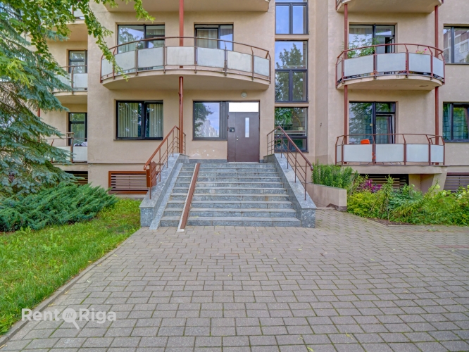Pļavnieku iela 9 20