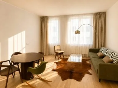 Izīrē dzīvokli, Strēlnieku iela 7, Rīga, Labais krasts, Centrs / 1 000 € 3