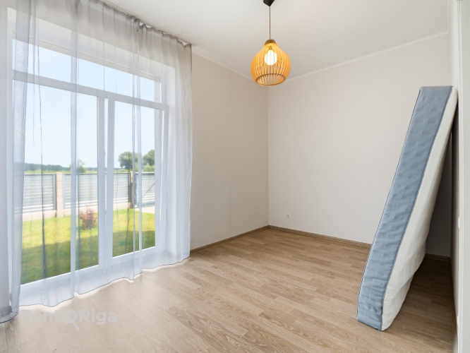 Izīrē māju, Ezera iela 2, Carnikavas novads, Carnikava / 1 400 € 19