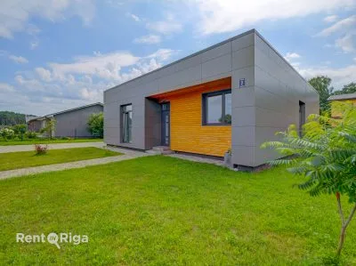 Izīrē māju, Ezera iela 2, Carnikavas novads, Carnikava / 1 400 € 1