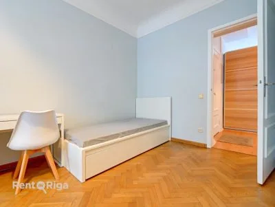 Izīrē dzīvokli, Hanzas iela 6, Rīga, Labais krasts, Centrs / 700 € 3