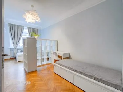 Izīrē dzīvokli, Hanzas iela 6, Rīga, Labais krasts, Centrs / 700 € 2