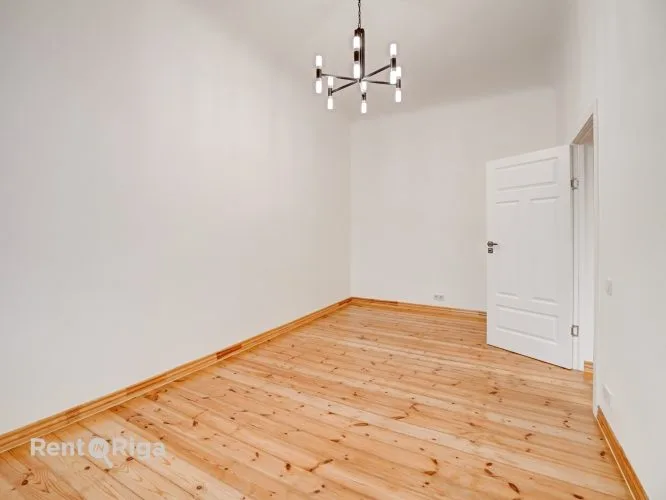 Ganību dambis iela 15 4