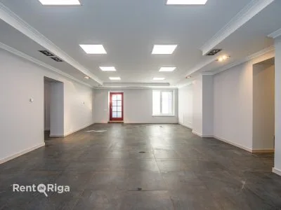 Izīrē biroju, Brīvības gatve 445b, Rīga, Labais krasts, Berģi / 1 650 € 3