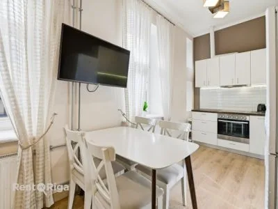 Izīrē dzīvokli, Avotu iela 23, Rīga, Labais krasts, Centrs / 800 € 2
