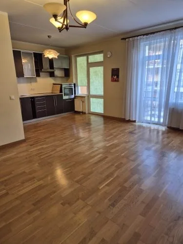 Pārdod dzīvokli, Vecā Biķernieku iela 21, Rīga, Labais krasts, Mežciems / 115 000 € 1