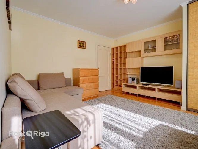 Hospitāļu iela 1 5