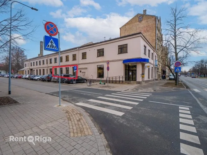 Pērnavas iela 43C 1