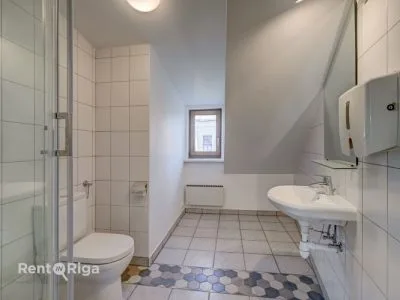 Izīrē biroju, Brīvības iela 40, Rīga, Labais krasts, Centrs / 550 € 8