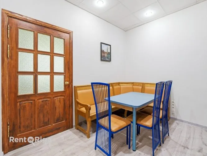Riharda Vāgnera iela 8 4