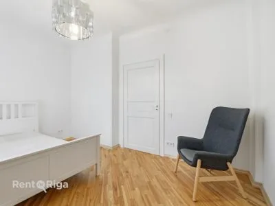 Izīrē dzīvokli, Aristida Briāna iela 14, Rīga, Labais krasts, Centrs / 1 000 € 6