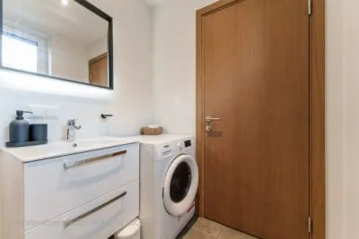 Pārdod dzīvokli, Strēlnieku iela 4b, Rīga, Labais krasts, Centrs / 98 400 € 8