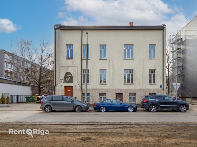 Ropažu iela 7 1