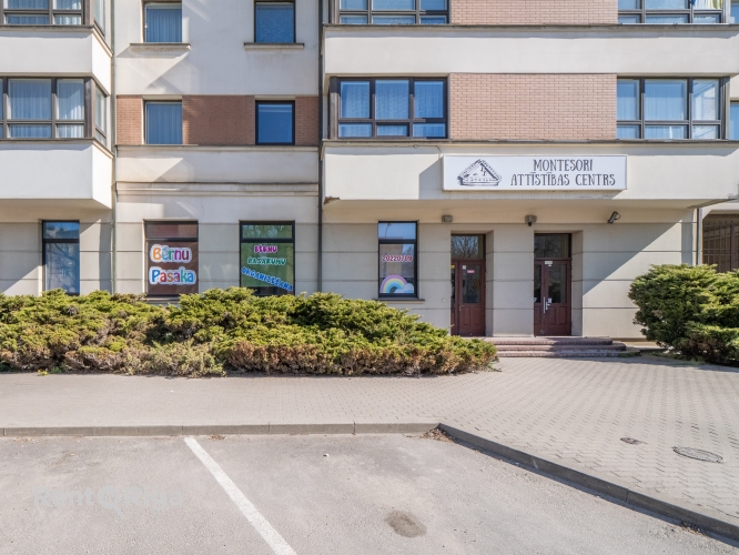 Hospitāļu iela 8 1