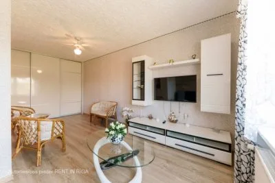 Izīrē dzīvokli, Mastu iela 8 k-1, Rīga, Labais krasts, Centrs / 360 € 4