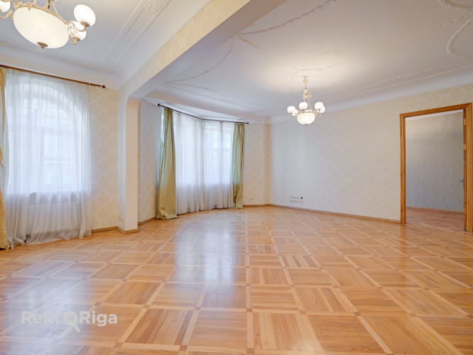 Baznīcas iela 27/29 1