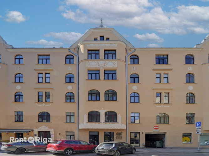 Baznīcas iela 27/29 28