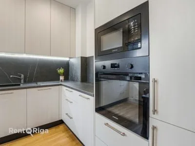 Pārdod dzīvokli, Lāčplēša iela 24, Rīga, Labais krasts, Centrs / 185 000 € 3