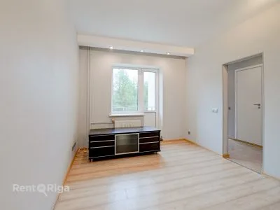 Pārdod dzīvokli, Priedes iela 12, Ropažu novads / 39 900 € 1