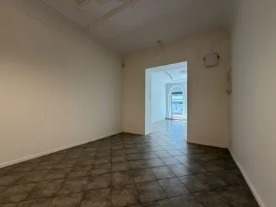 Izīrē tirdzniecības telpas, Lāčplēša iela 23, Rīga, Labais krasts, Centrs / 690 € 6