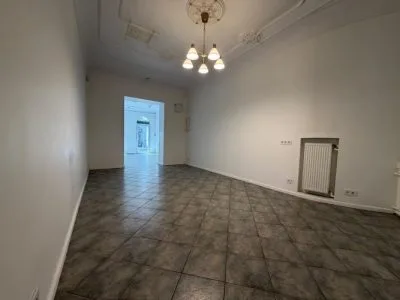 Izīrē tirdzniecības telpas, Lāčplēša iela 23, Rīga, Labais krasts, Centrs / 690 € 5