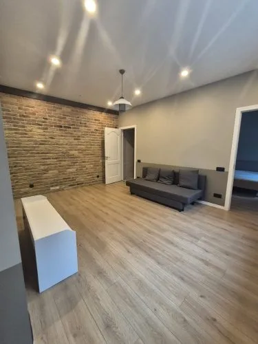 Izīrē dzīvokli, Ropažu iela 25, Rīga, Labais krasts, Teika / 550 € 3