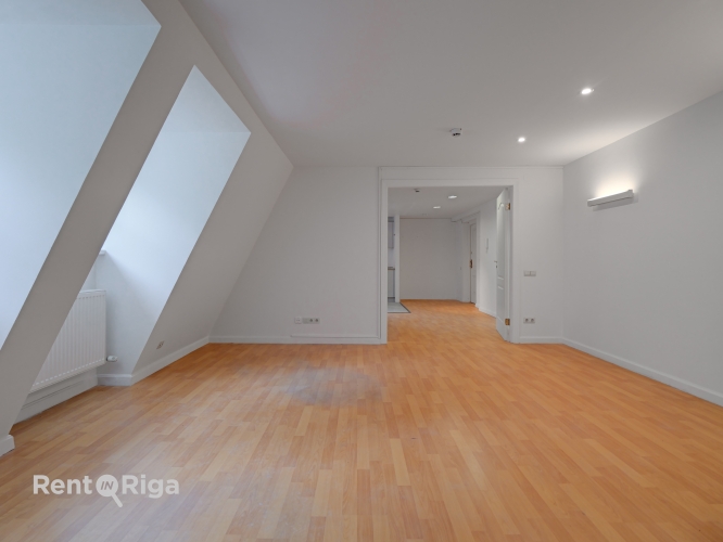 Torņa iela 4 12
