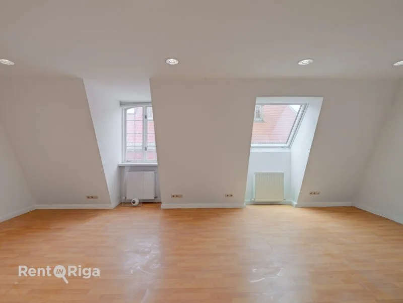 Torņa iela 4 6