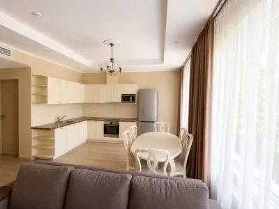 Pārdod dzīvokli, Turaidas iela 17, Jūrmala, Dzintari / 254 000 € 2