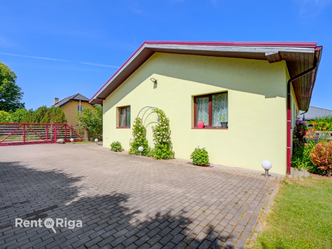 Rotaļu iela 6 55