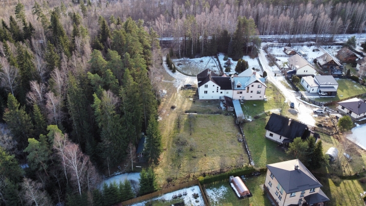Lejasaustrumi iela 0 10