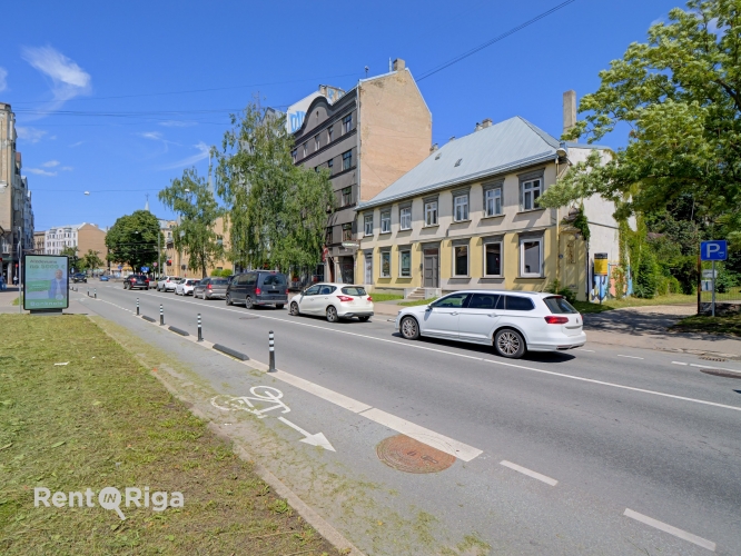 Lāčplēša iela 79 1