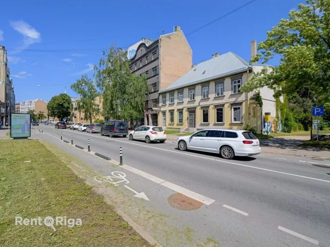 Lāčplēša iela 79 1