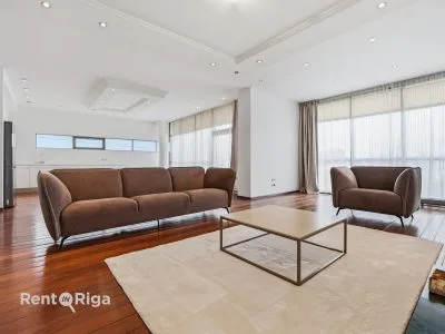 Izīrē dzīvokli, Pulkveža Brieža iela 21, Rīga, Labais krasts, Centrs / 3 200 € 2