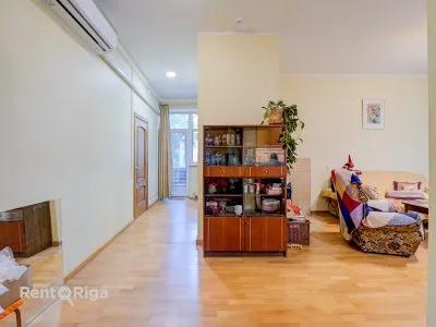 Izīrē dzīvokli, Zalves iela 35, Rīga, Kreisais krasts, Šampēteris / 700 € 8