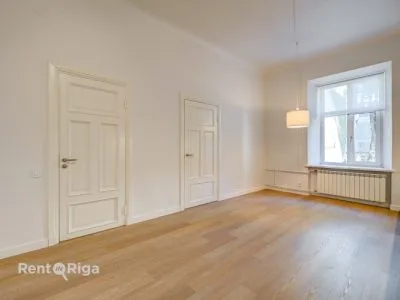 Izīrē dzīvokli, Kalpaka bulvāris 11, Rīga, Centrs / 1300 € 5