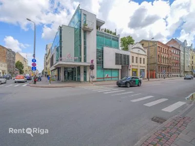 Izīrē tirdzniecības telpas, Aleksandra Čaka iela 72, Rīga, Labais krasts, Centrs / 3 873 € 2