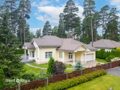 Izīrē māju, Taku iela 18, Rīga, Labais krasts, Berģi / 1 800 € 2