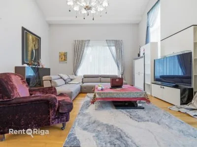 Izīrē māju, Taku iela 18, Rīga, Labais krasts, Berģi / 1 800 € 3