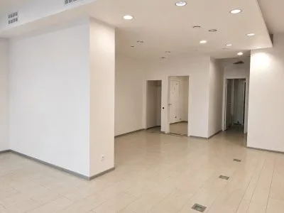 Izīrē tirdzniecības telpas, Krišjāņa Barona iela 19, Rīga, Labais krasts, Centrs / 1 300 € 4