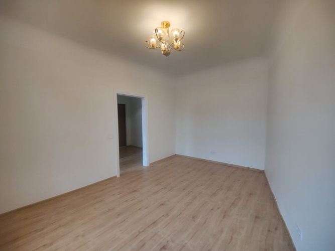 Pilsoņu iela 2 4