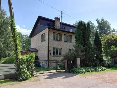 Izīrē māju, Ozolu iela 11, Garkalnes novads, Langstiņi / 700 € 1