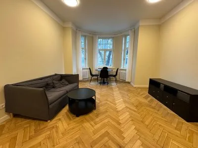Izīrē dzīvokli, Valdemāra iela 61, Rīga, Labais krasts, Centrs / 690 € 2