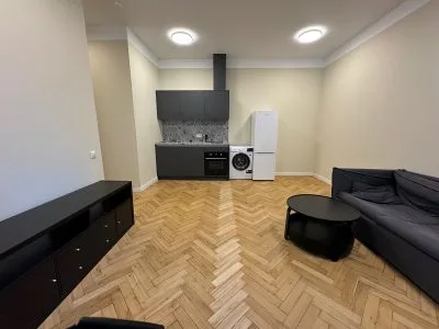 Izīrē dzīvokli, Valdemāra iela 61, Rīga, Labais krasts, Centrs / 690 € 4